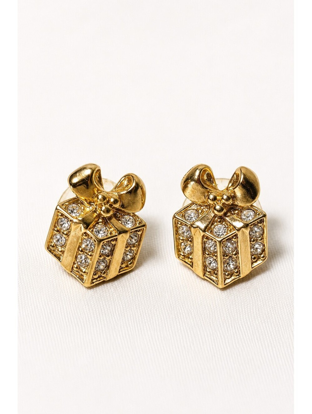 Vintage Avon Christmas Present Earrings Gold Tone Rhinestone Studs Signed